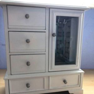 white wooden jewerly box organizer